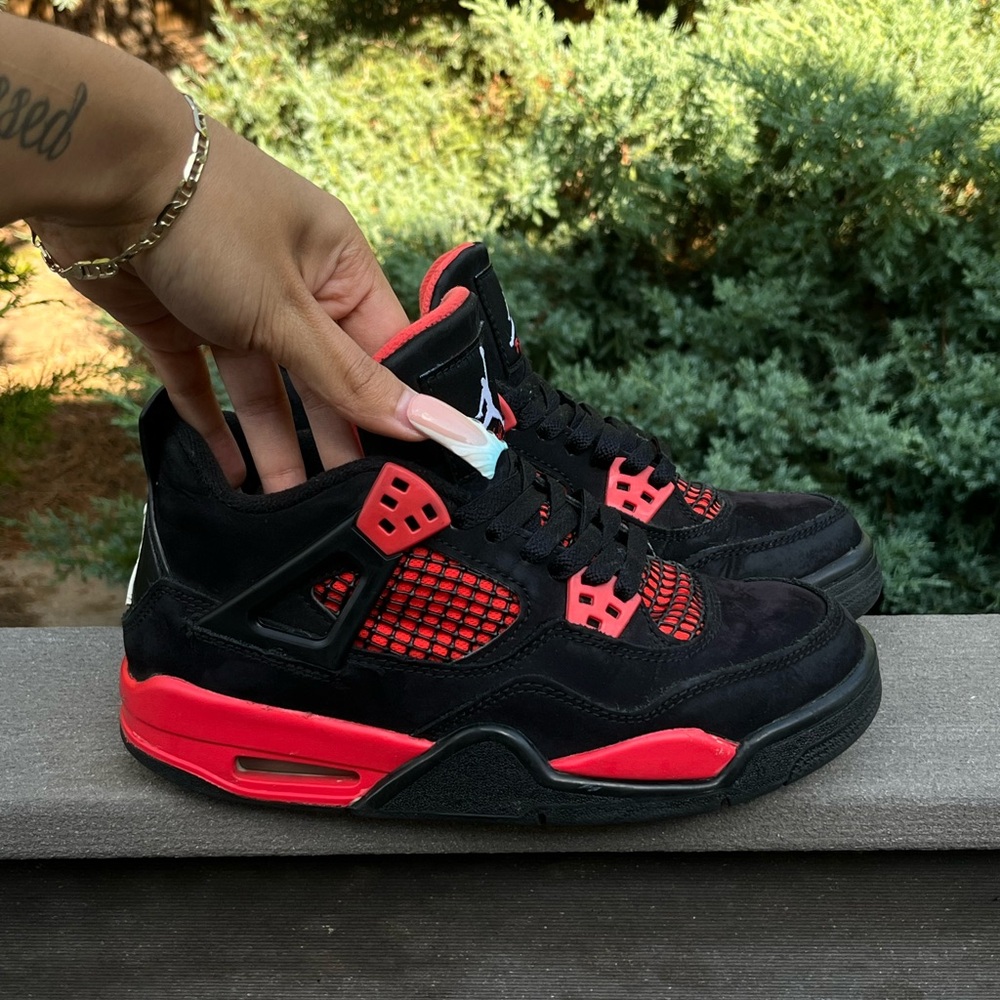 Jordan 4 red thunder